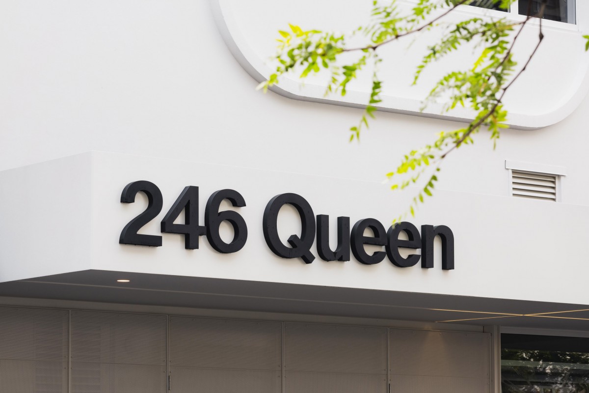 246 Queen Wayfinding